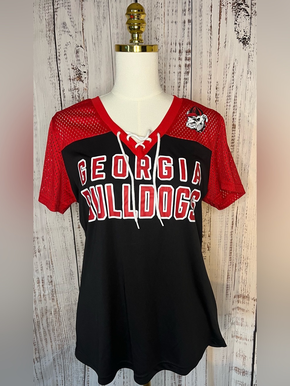 NWOT Georgia Bulldogs by G-III 4Her by Carl Banks lace-up jersey top Size Large